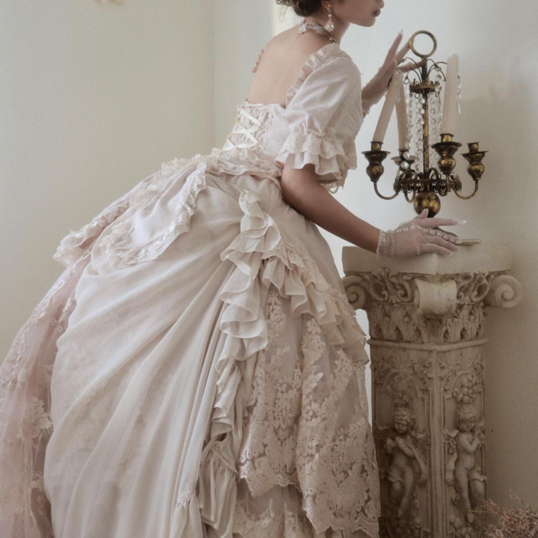 Rococo princess boned gown👑