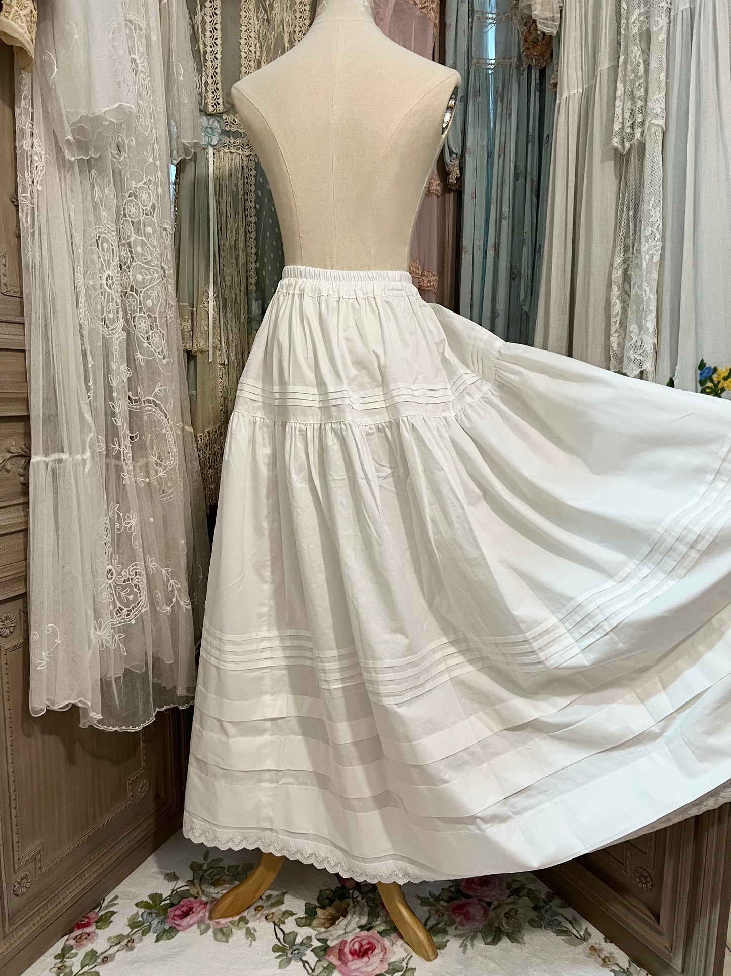 A walk in the clouds skirt