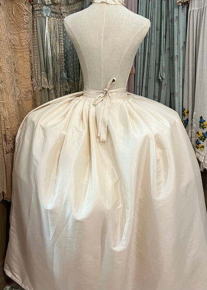 The porcelain gown