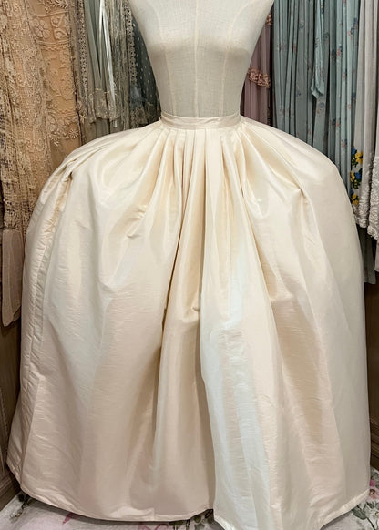 The porcelain gown