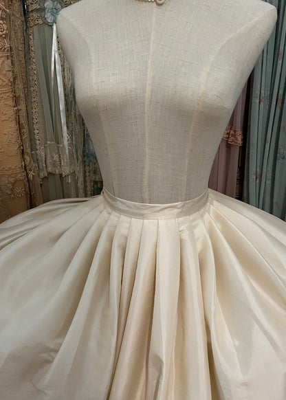 The porcelain gown