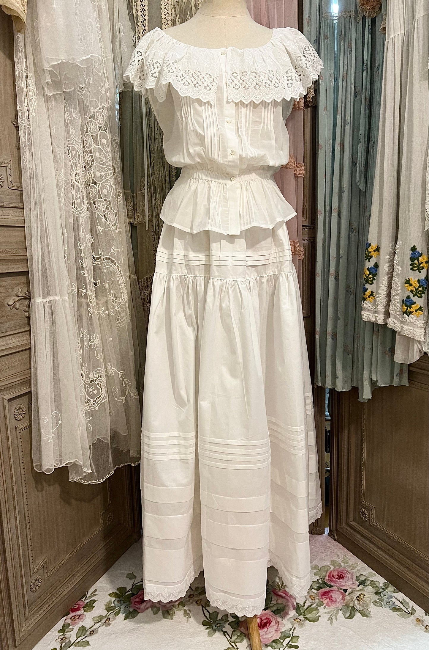 A walk in the clouds skirt