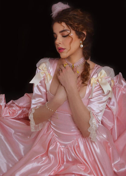 Royal thé with Marie dress