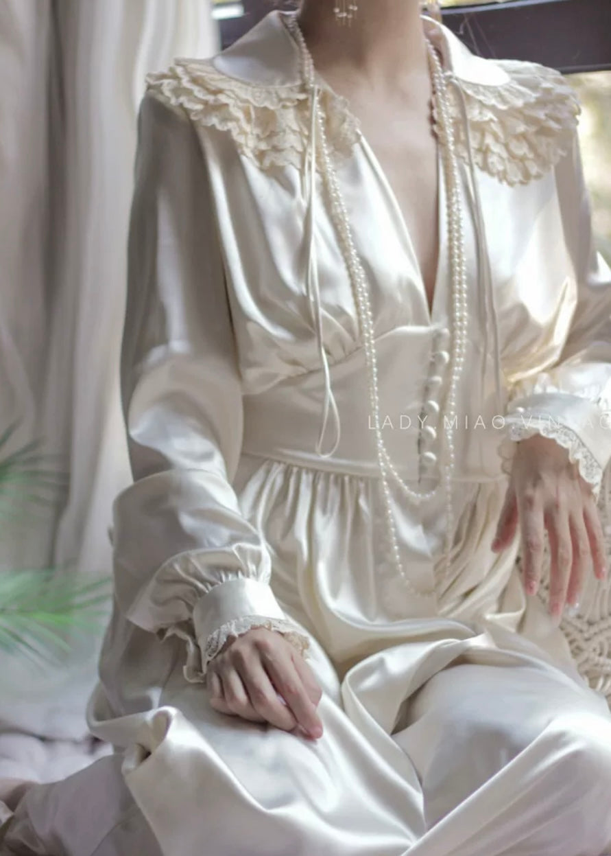 Amour Peignoir
