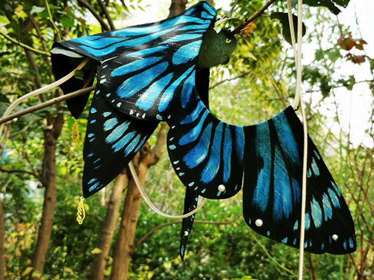 Butterfly garden collar
