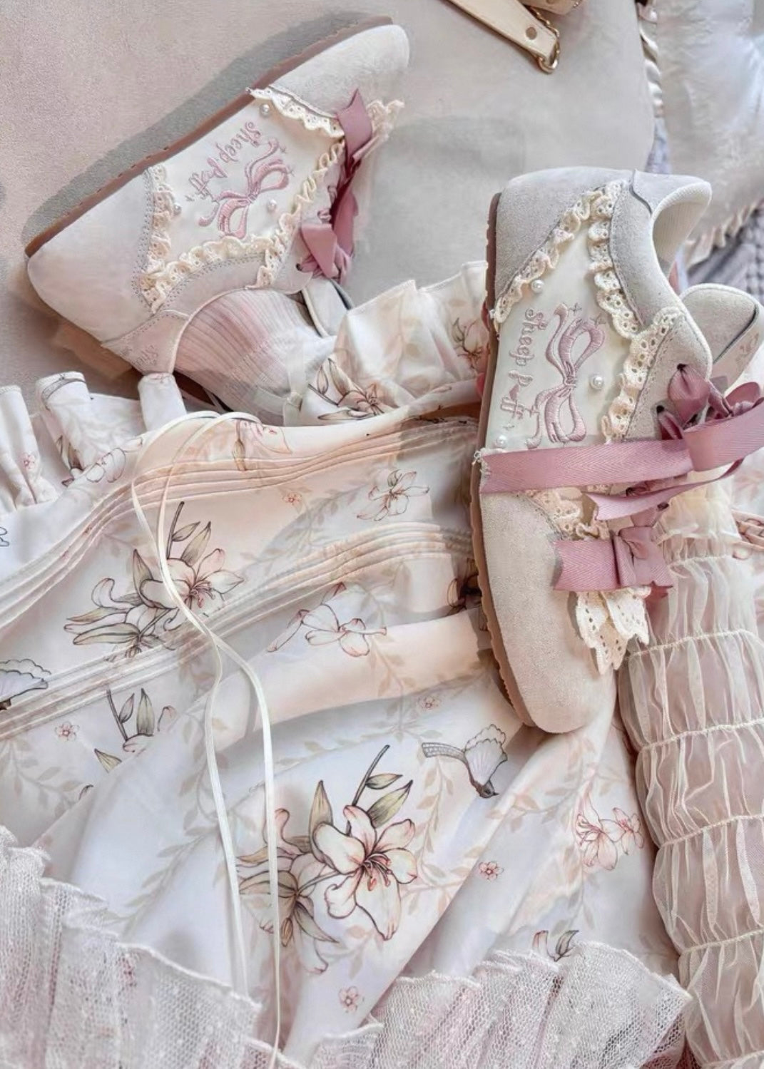 Dollette Sneakers