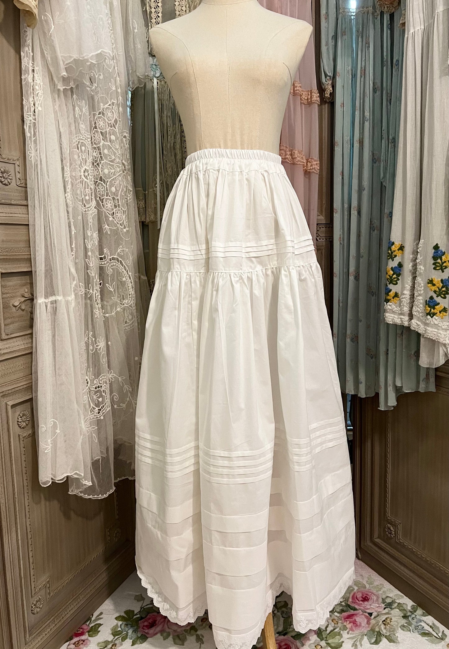 A walk in the clouds skirt