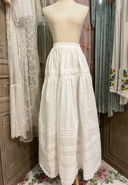 A walk in the clouds skirt