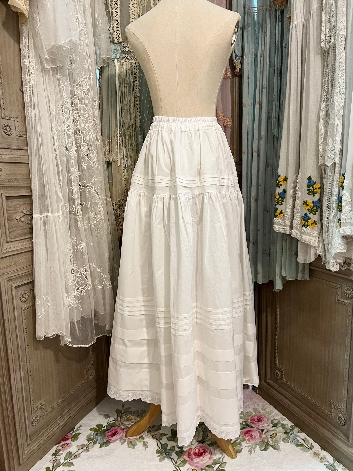 A walk in the clouds skirt