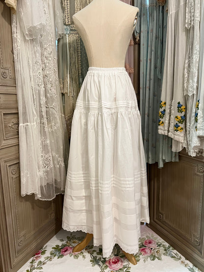 A walk in the clouds skirt