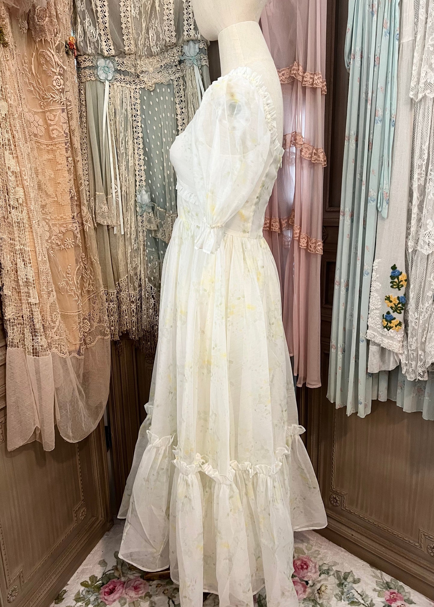 Honey flower dress
