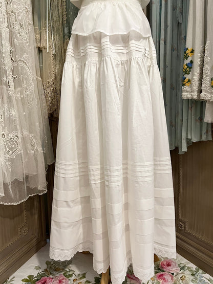 A walk in the clouds skirt