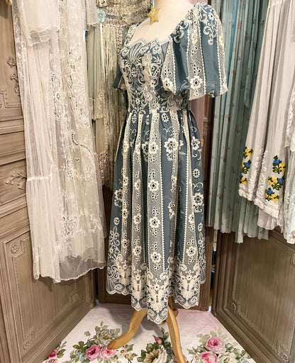 Silhouette romance dress