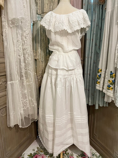 A walk in the clouds skirt