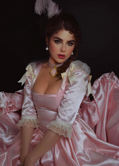 Royal thé with Marie dress