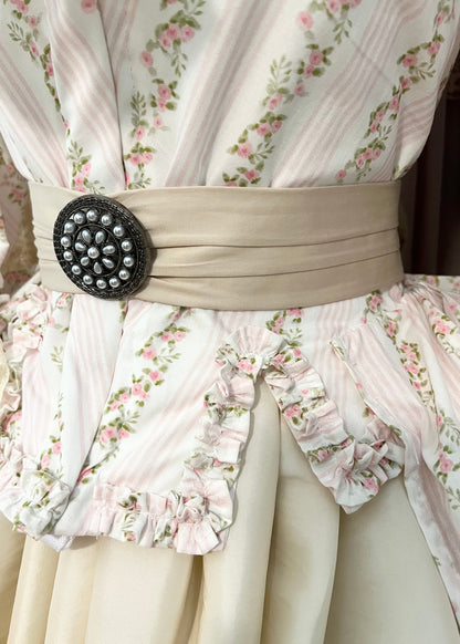 The porcelain gown