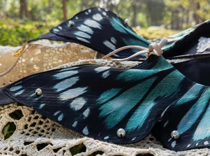 Butterfly garden collar