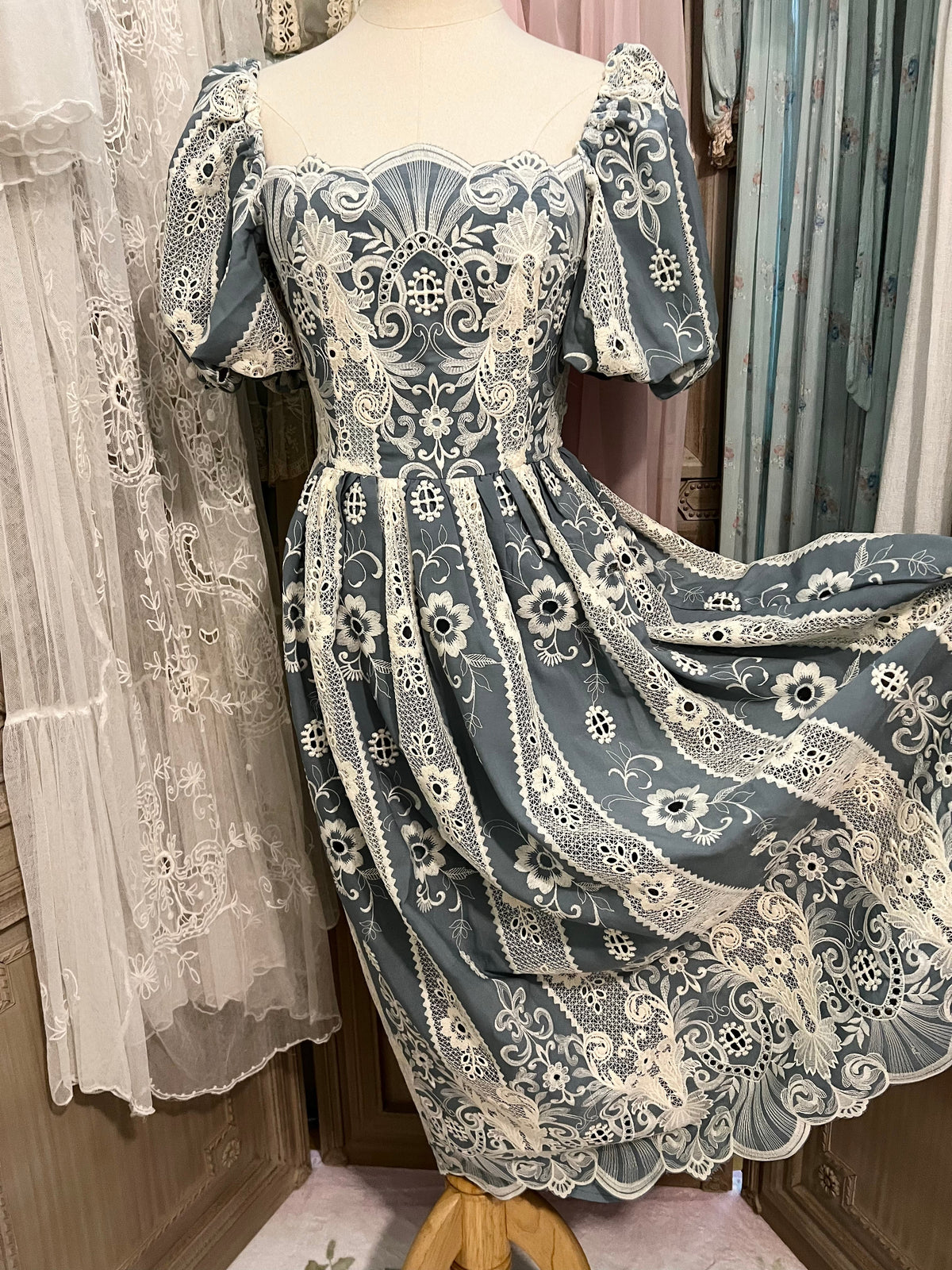 Silhouette romance dress