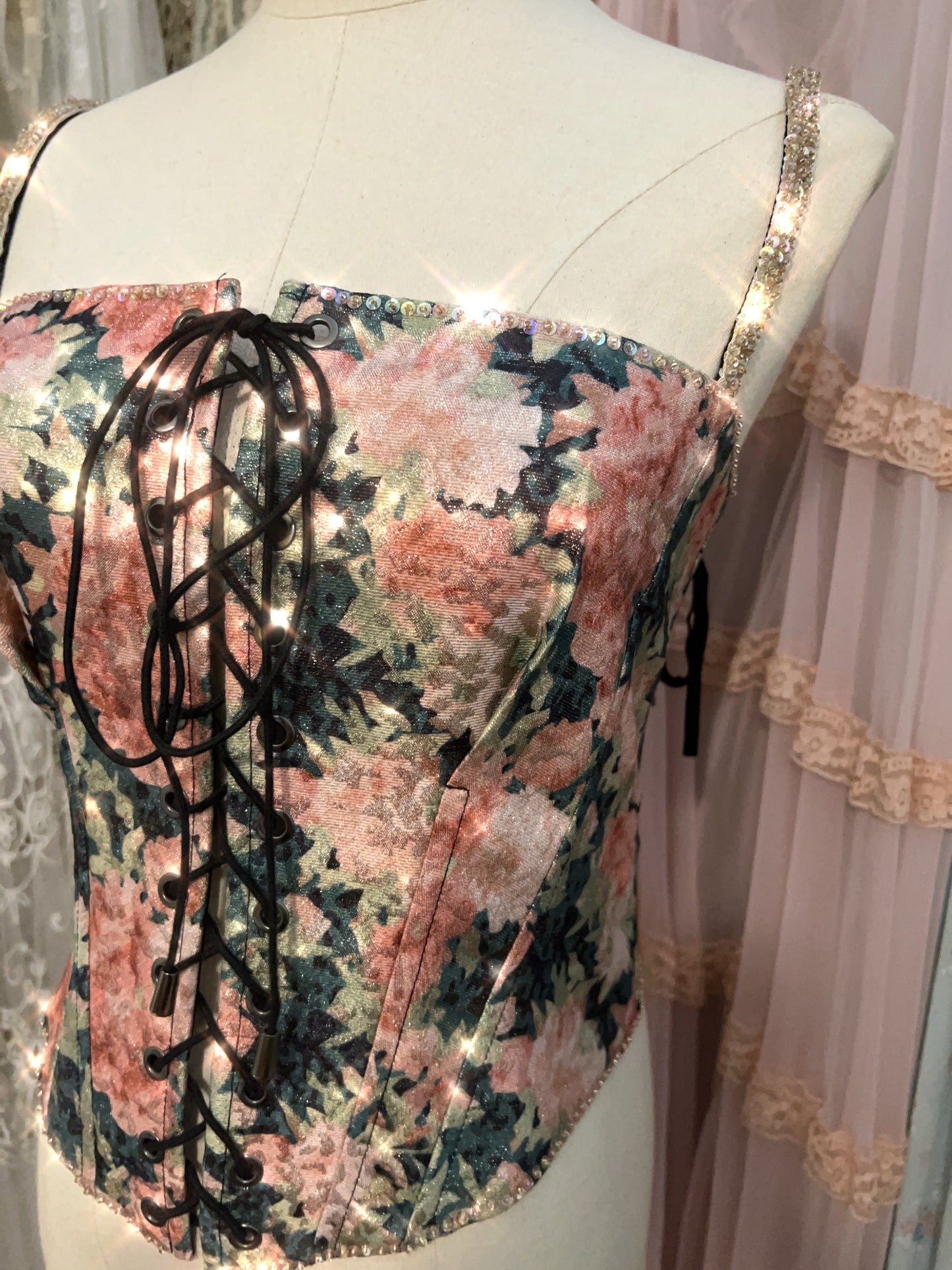 Flowerbomb corset (2 Colors available)