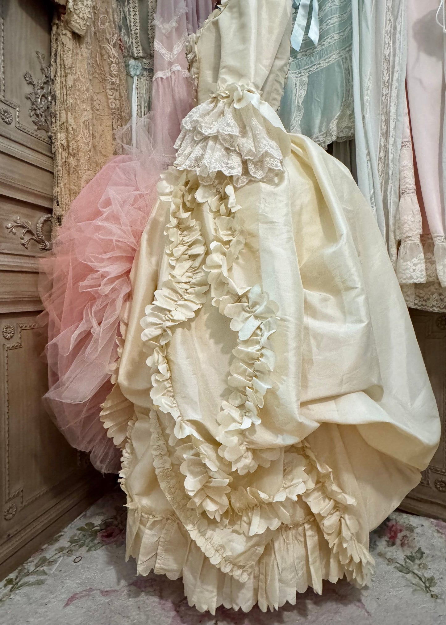 Let them eat cake gown 🎂🎀🦢