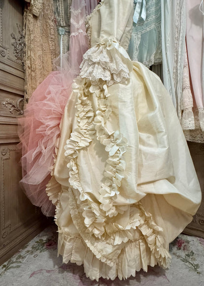 Let them eat cake gown 🎂🎀🦢