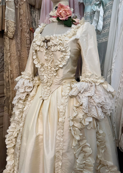 Let them eat cake gown 🎂🎀🦢