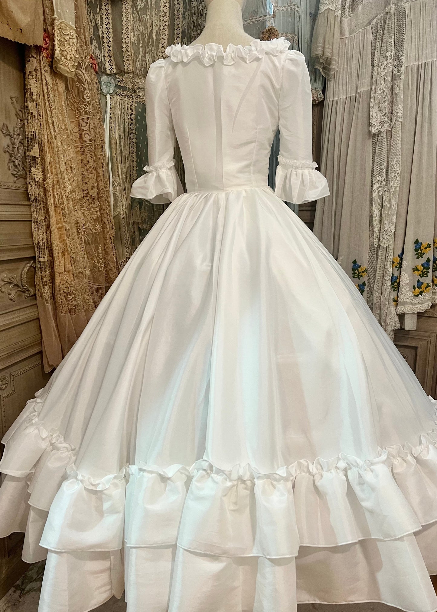 Le château romance dress