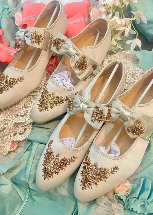 Elizabethan shoes