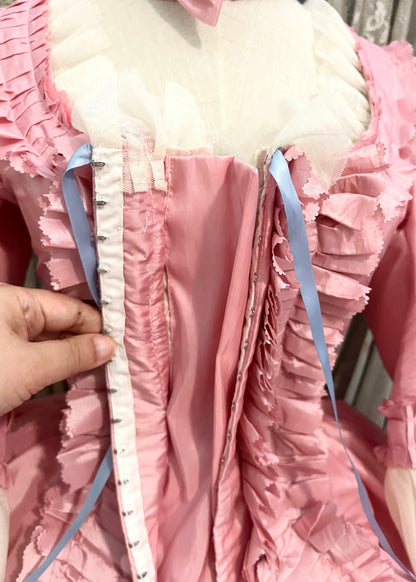 Antoinette à la mode gown