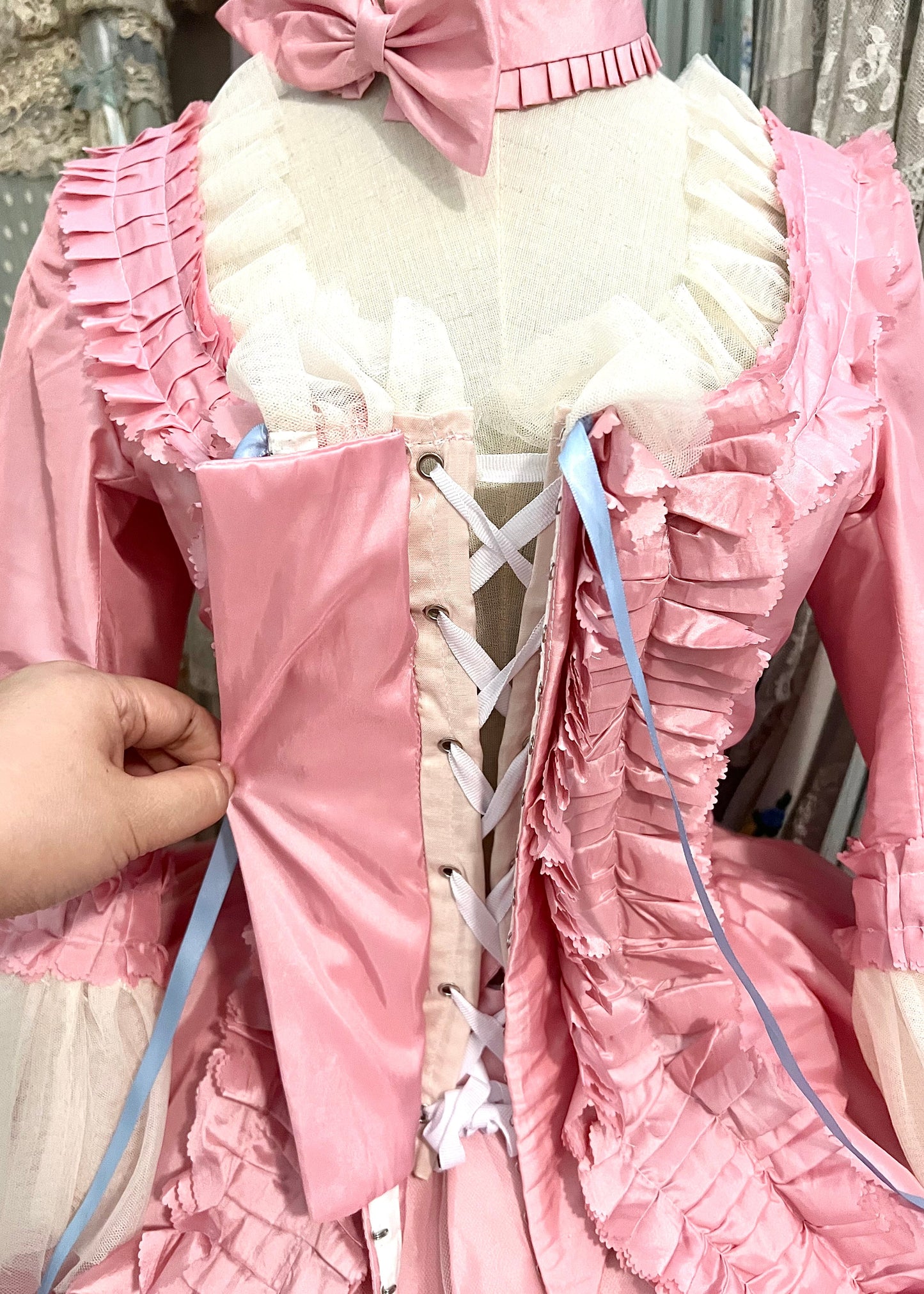 Antoinette à la mode gown
