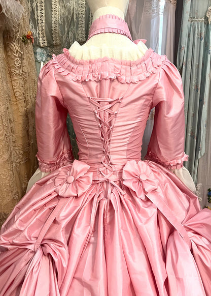 Antoinette à la mode gown