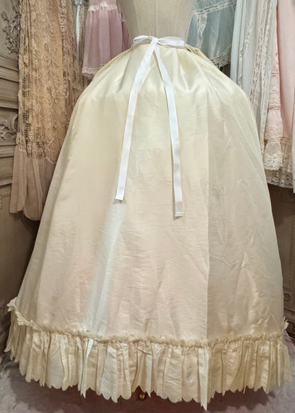 Let them eat cake gown 🎂🎀🦢