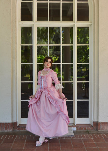 Antoinette à la mode gown