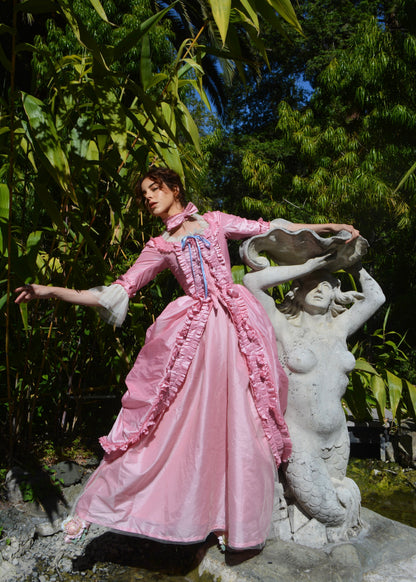 Antoinette à la mode gown