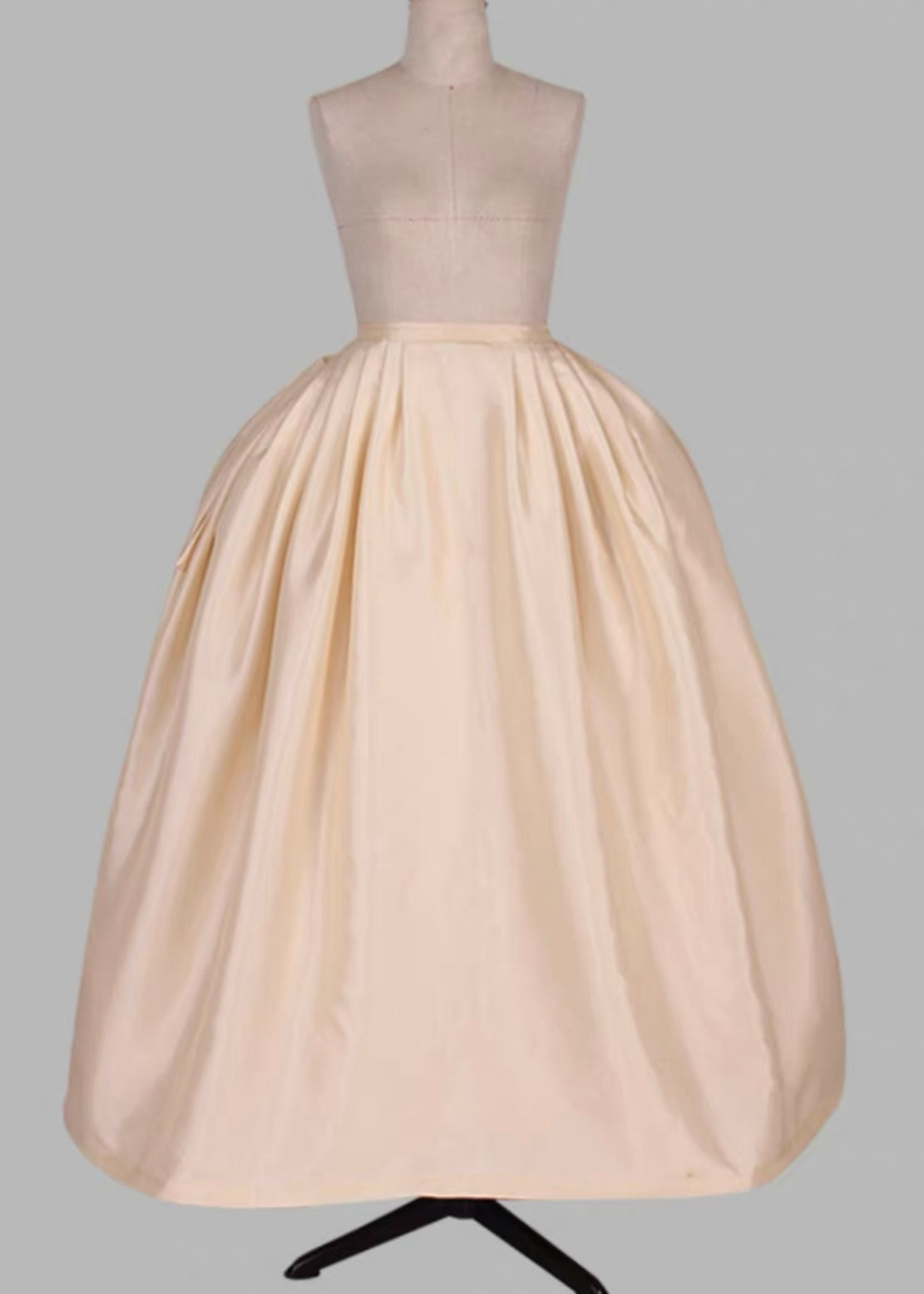 Elizabeth gown