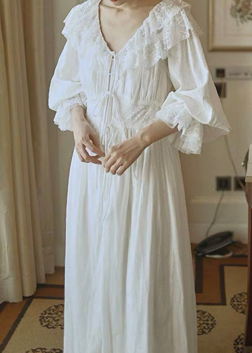 White pigeon dressing gown set