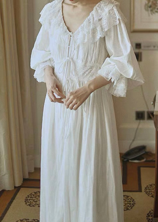 White pigeon dressing gown set