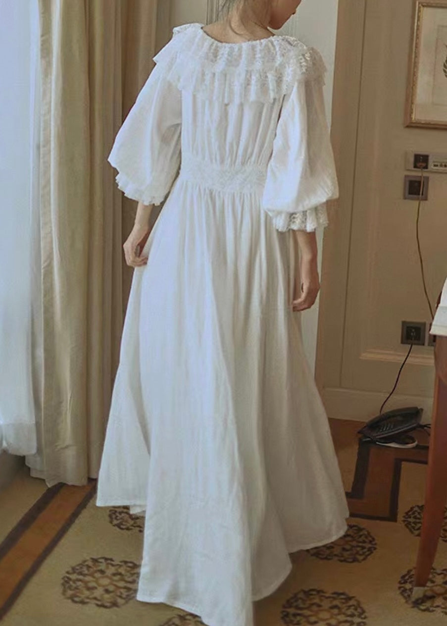 White pigeon dressing gown set