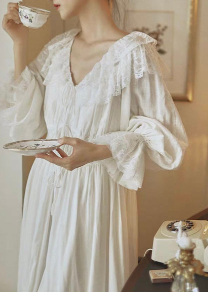 White pigeon dressing gown set