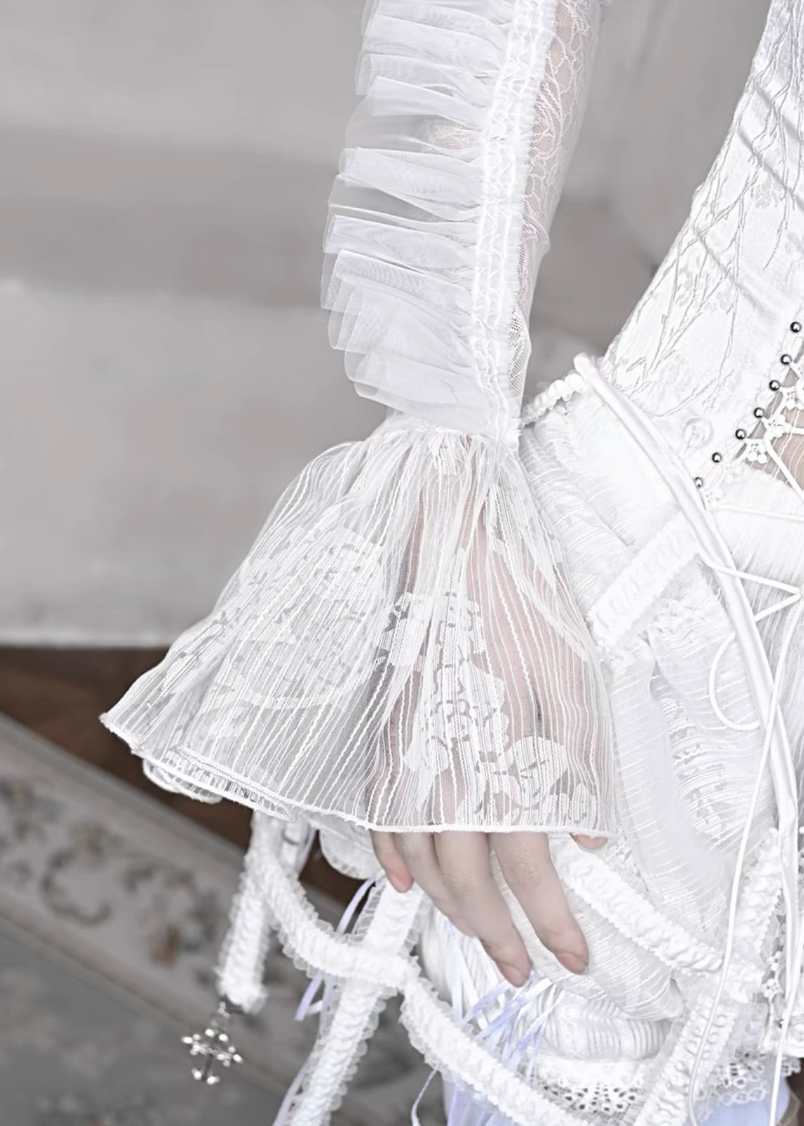 Snowy gothic bride capelet