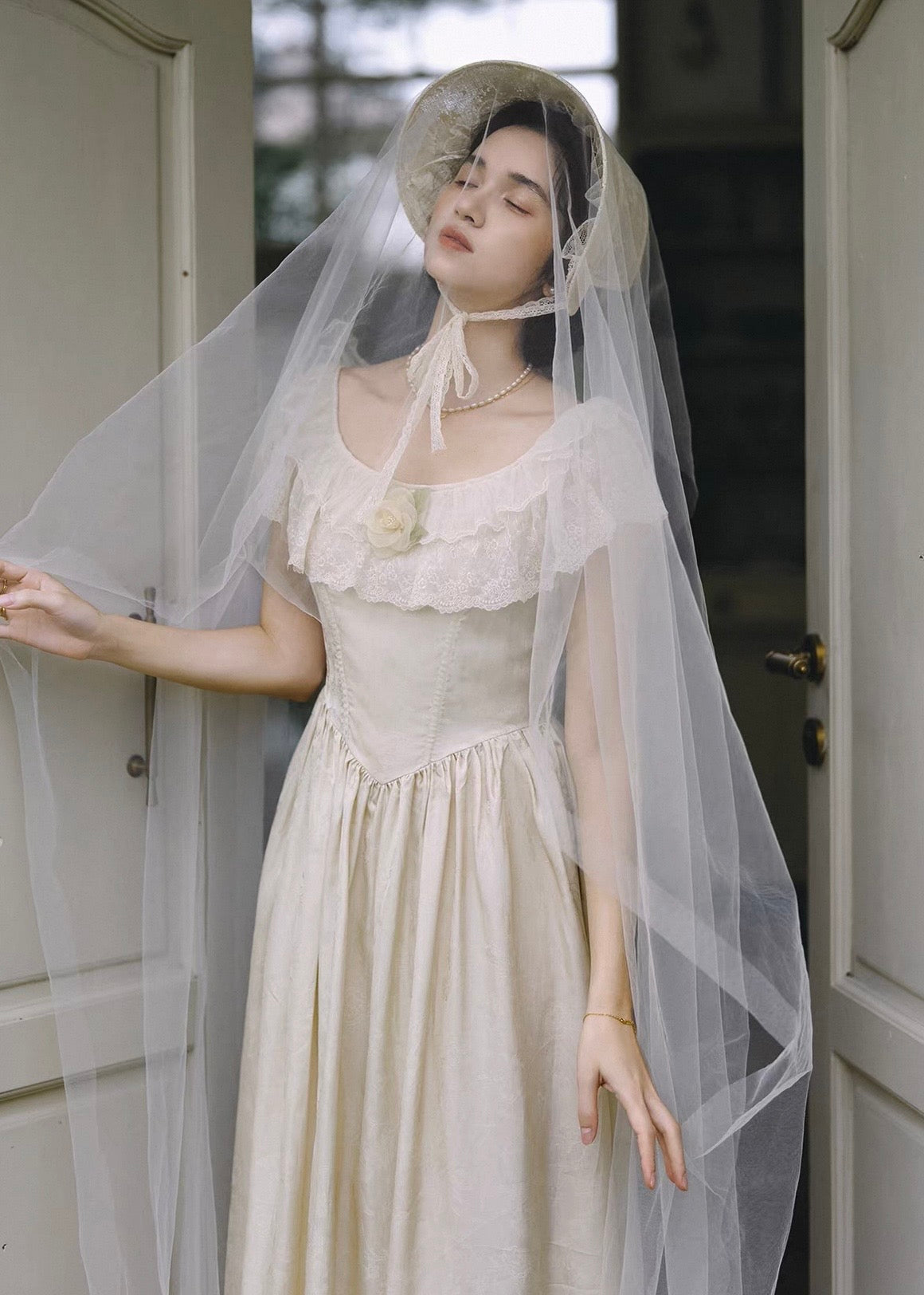 Luna veil dress