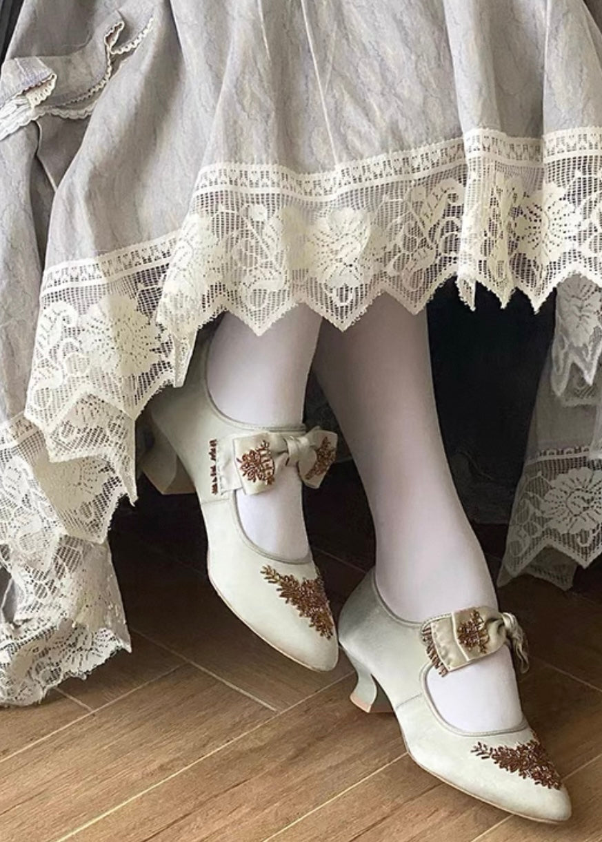 Elizabethan shoes