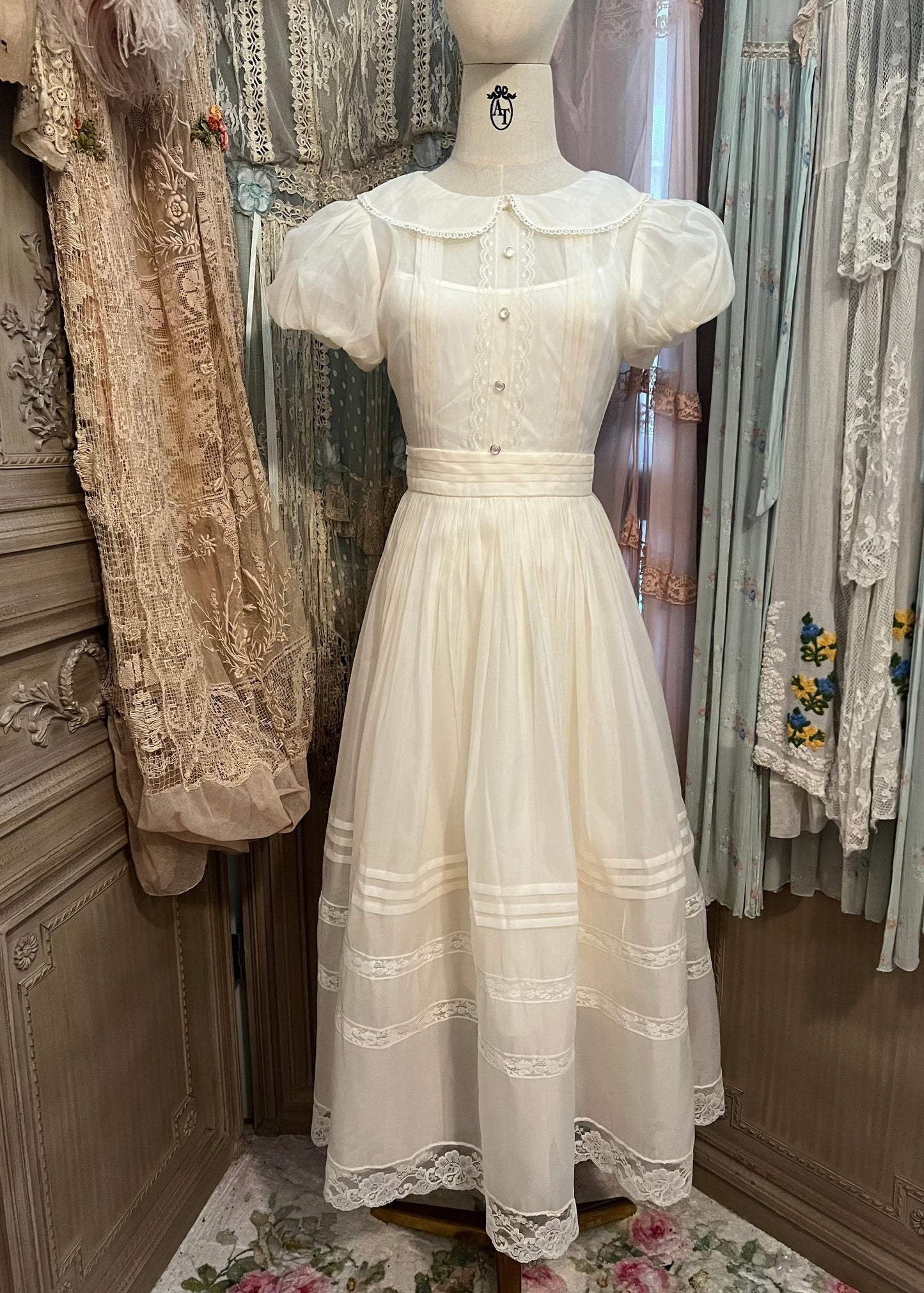 White jade dress