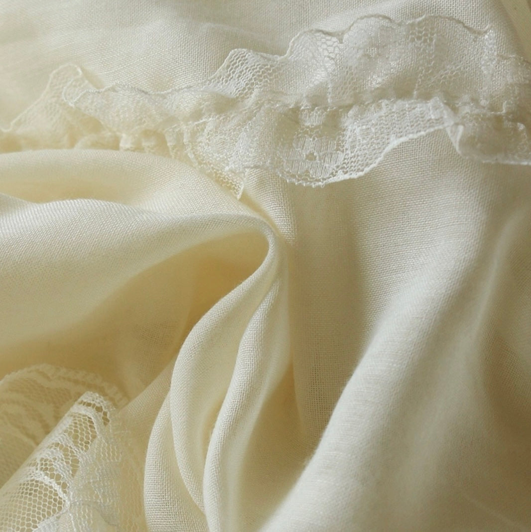 Victoria blouse