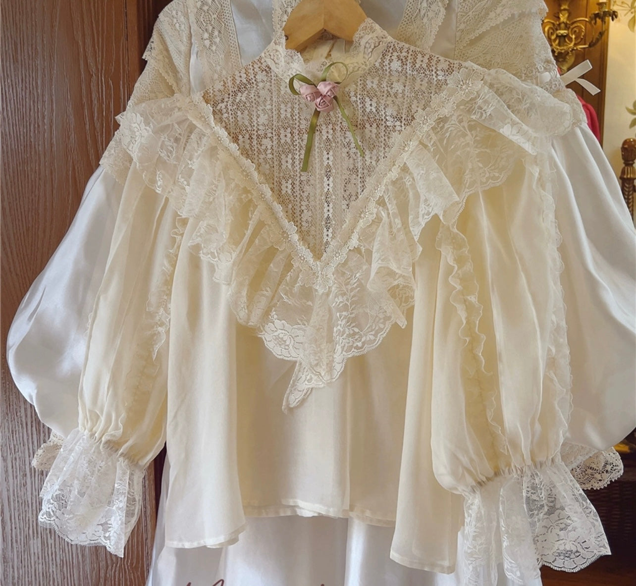 Victoria blouse