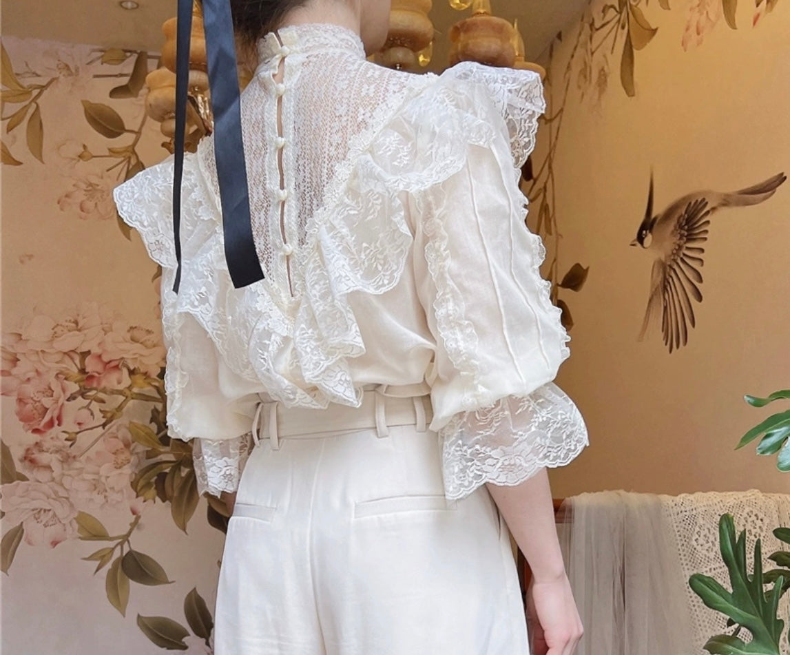 Victoria blouse