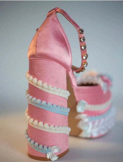 Rococo cake heels