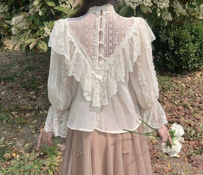 Victoria blouse