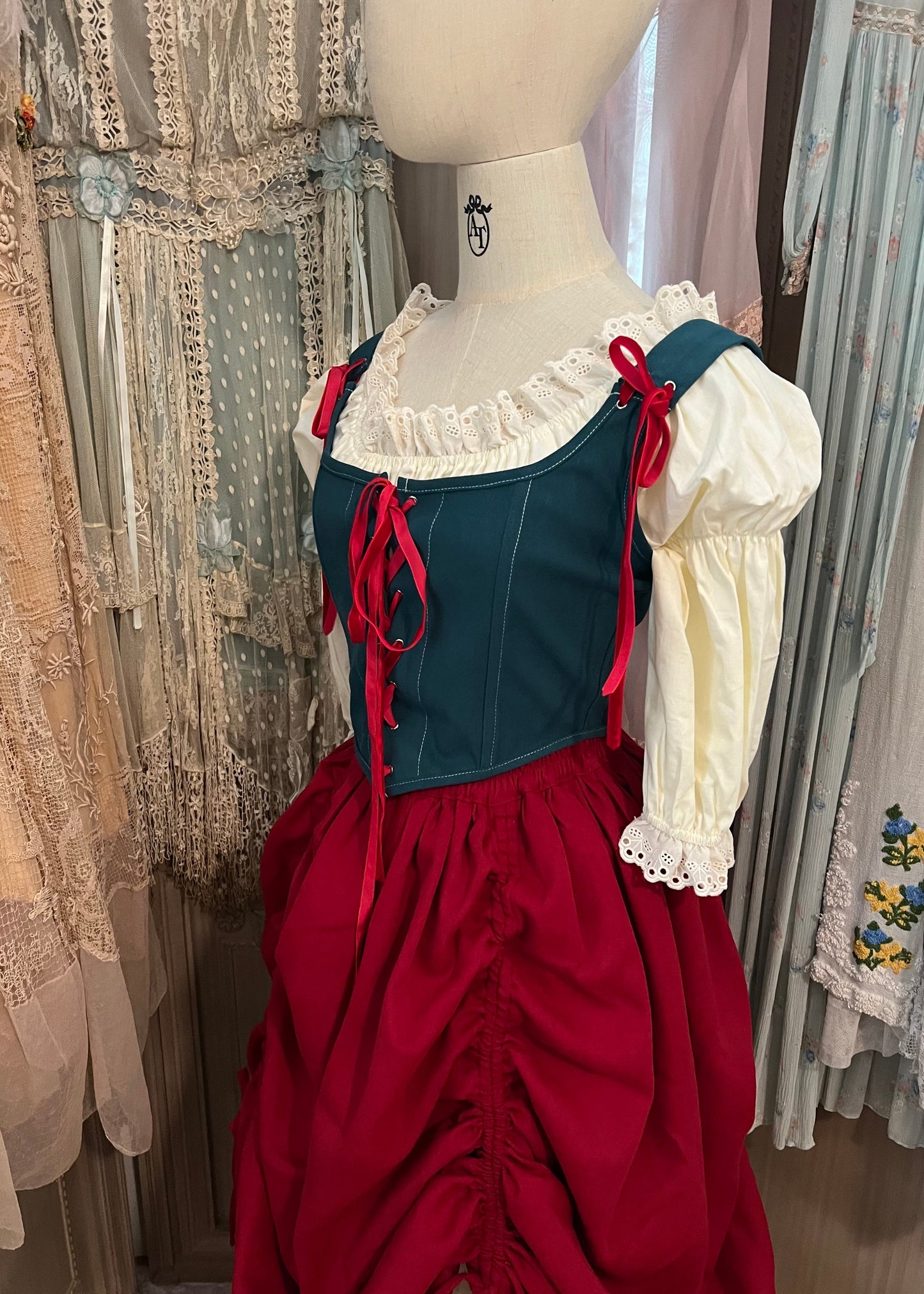 Madame Elisabeth Ensemble