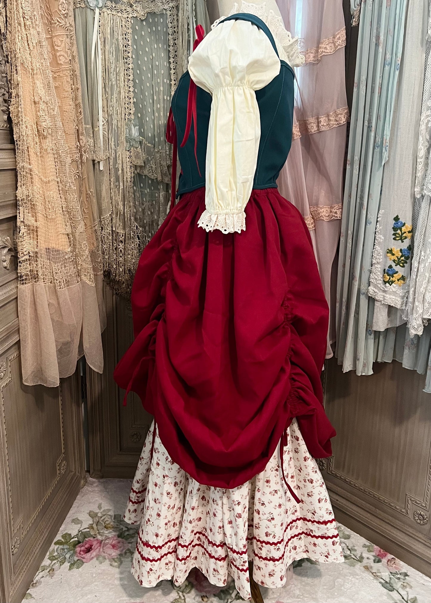Madame Elisabeth Ensemble